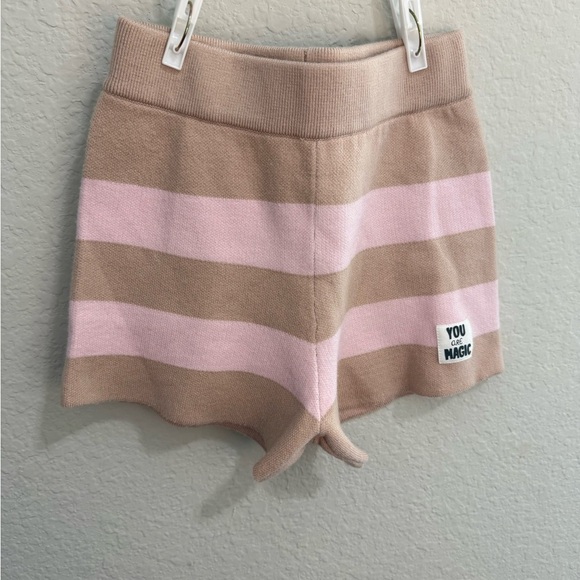 Grayson Mini Toddler Girls' Striped Puff Sleeve Sweater & Shorts Set - Beige 5T - Picture 5 of 7